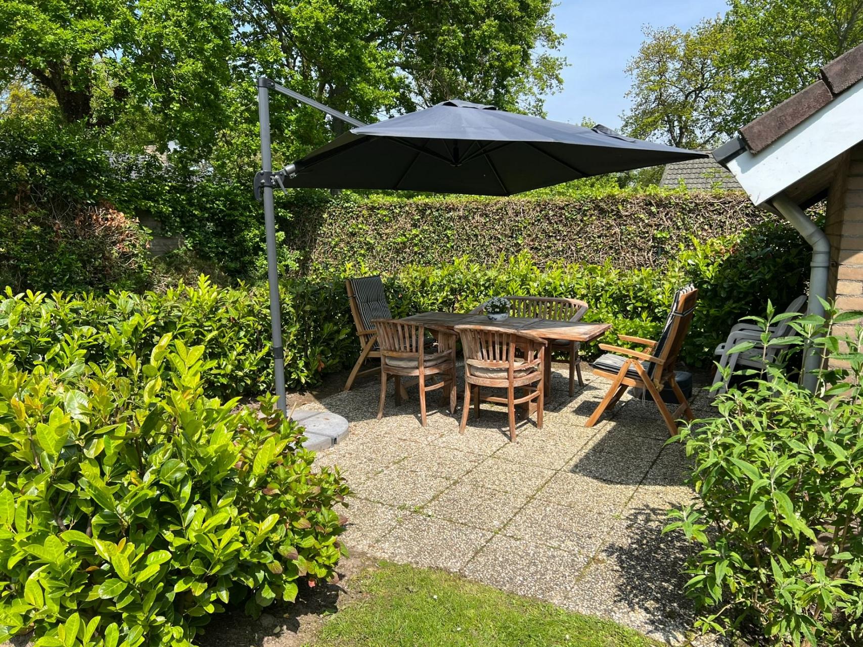Garten hinten (2. Terasse